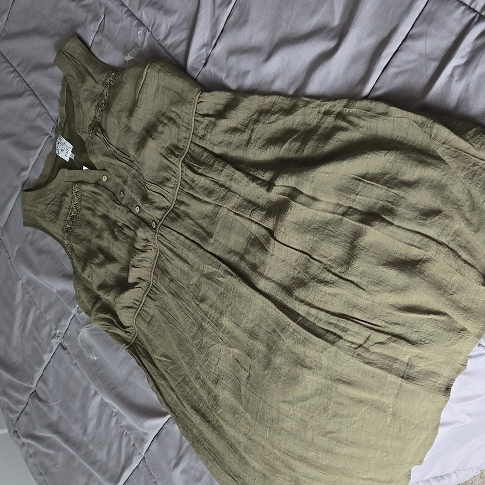 NWT Sleeveless Olive Green Dress